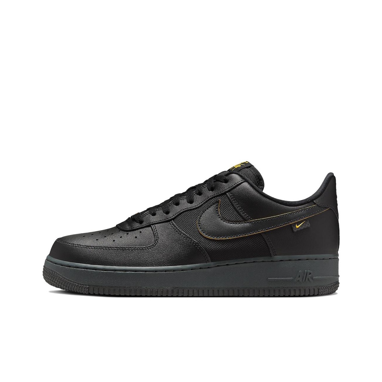 ナイキ エアフォース1 ロートップ スケートボードシューズ  - Nike Shoes Air Force 1 のレビューと価格